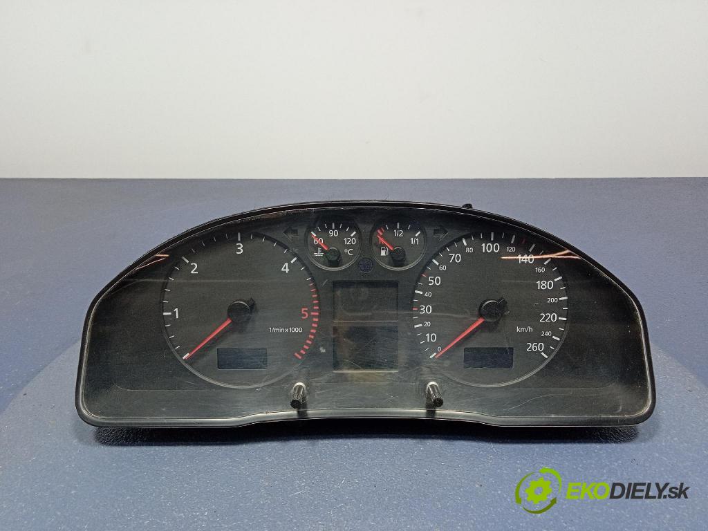 Audi A4 2000 prístrojovka/ budíky 8D0920900H