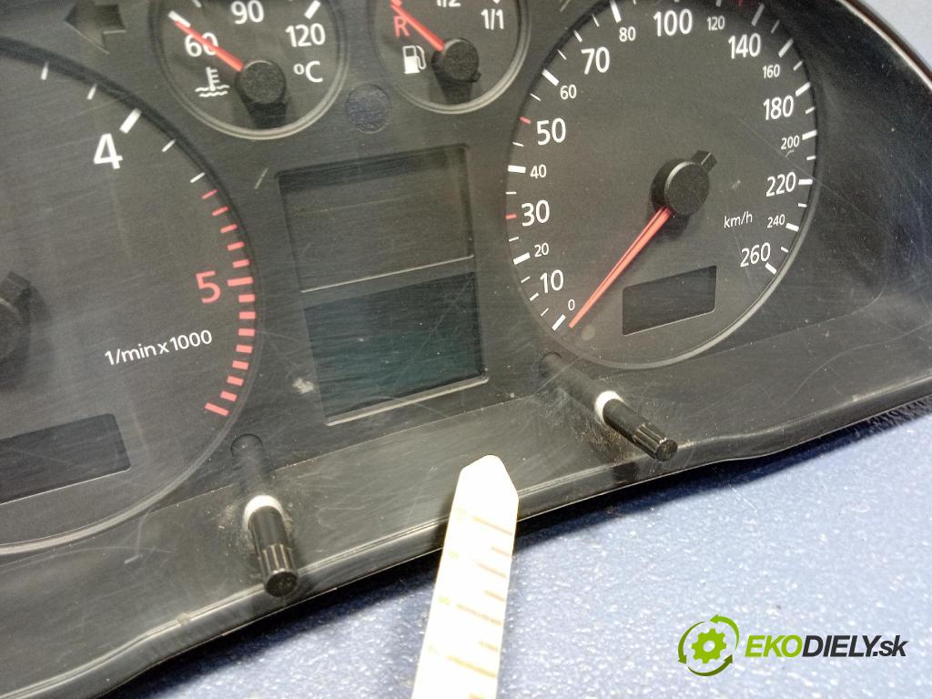Audi A4 2000 prístrojovka/ budíky 8D0920900H