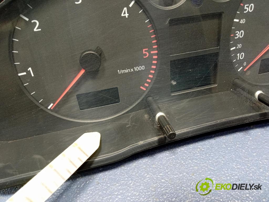 Audi A4 2000 prístrojovka/ budíky 8D0920900H