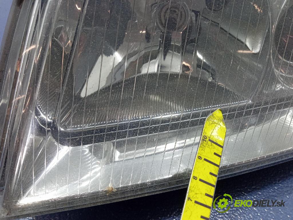 Audi A4 2000 světlo Levý: 8D0941029AK