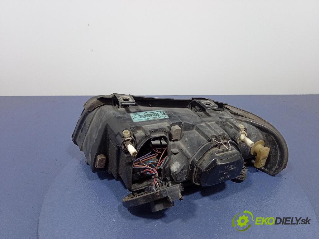 Audi A4 2000 světlo v pravo: 8D0941030AK