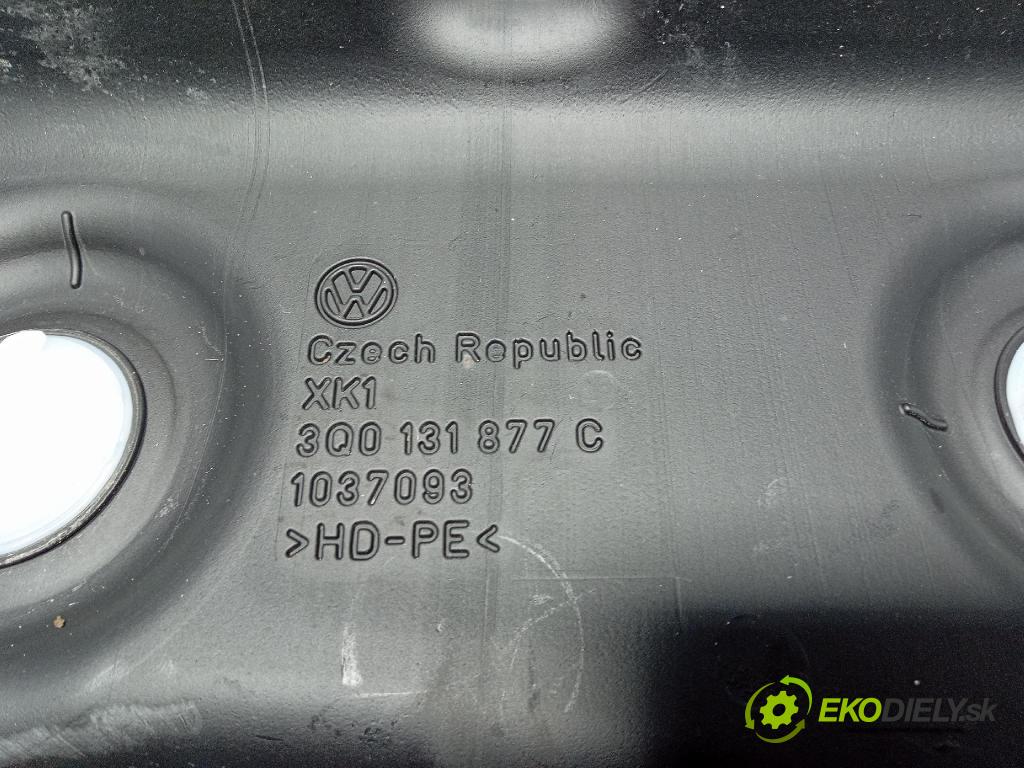 Skoda Superb 2016 Nádrž: AdBlue: 3Q0131877C