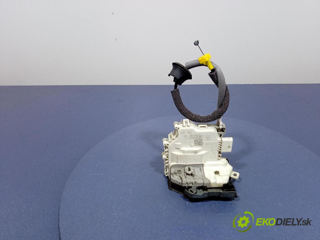 Audi A4 0 zámek dveře Zad: v pravo: 8X0839016E