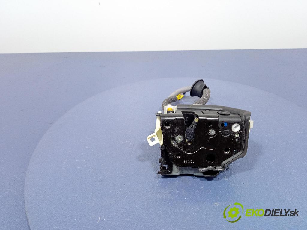 Audi A4 0 zámek dveře Zad: v pravo: 8X0839016E