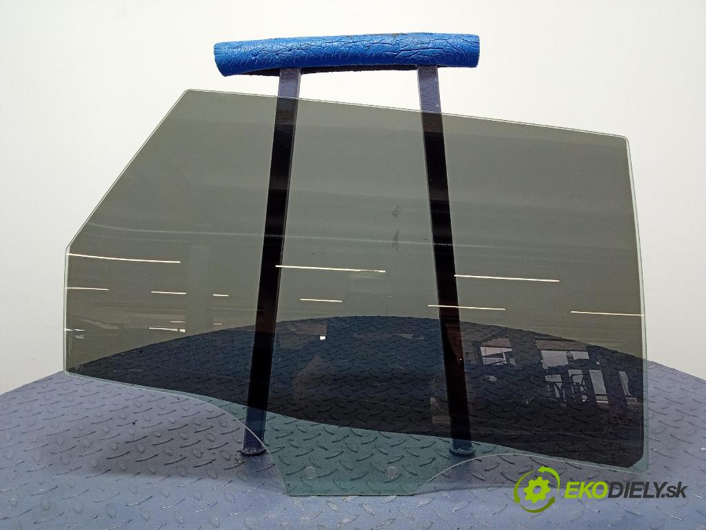 Audi A4 0 sklo dveře Zad: Práva: 8W9845206