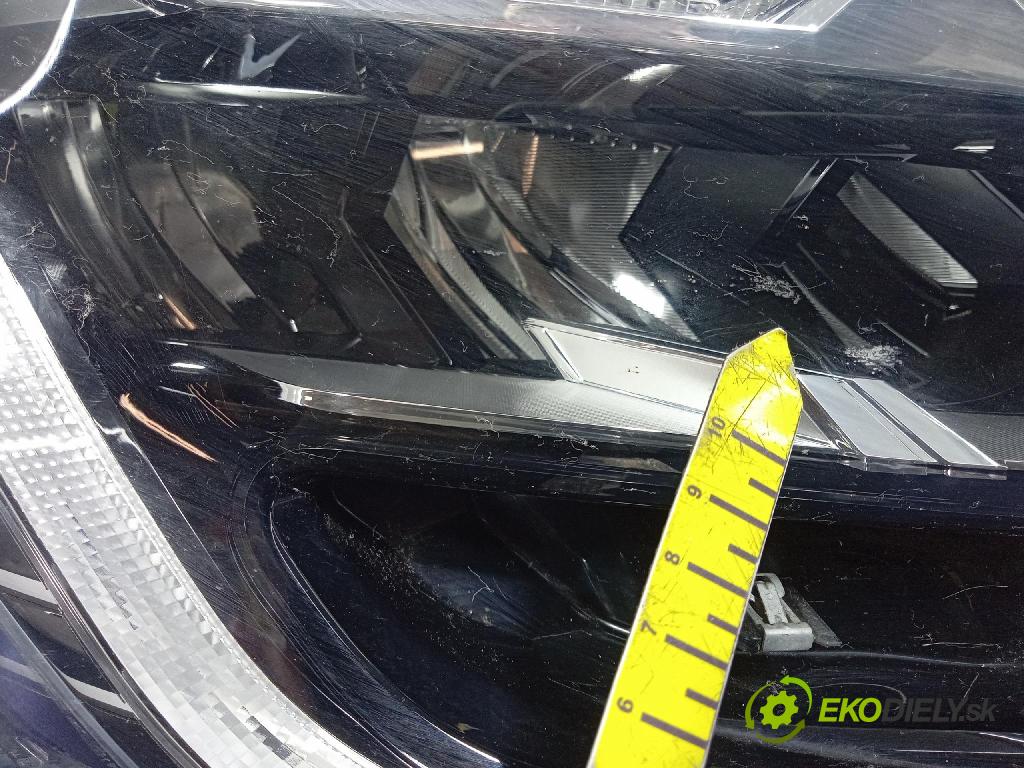 Renault Captur 0 světlo v pravo: 260104525R