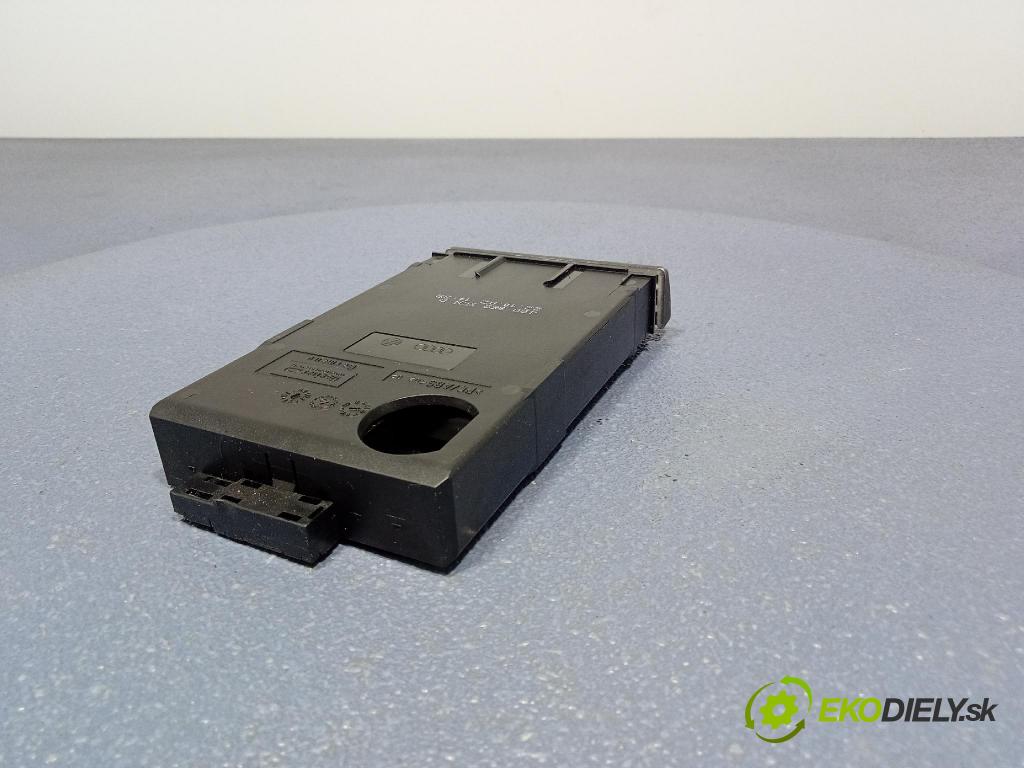 Audi A6 2002 kastlík 4B0862534D