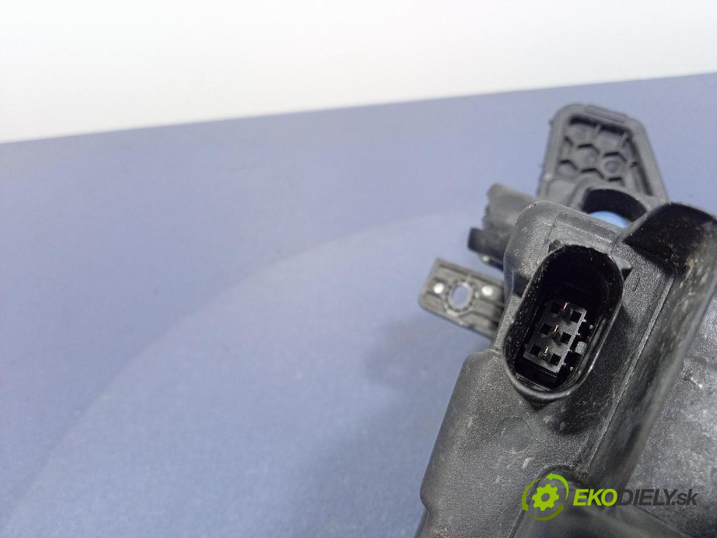 Skoda Superb 0 Halogen v pravo: 90150337