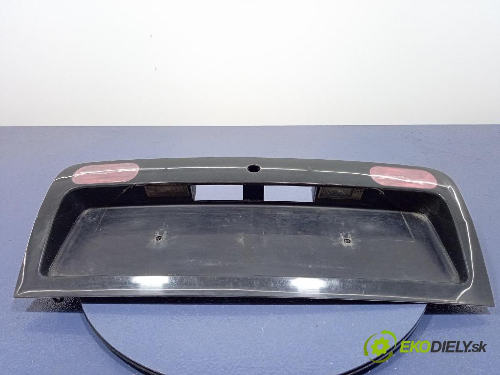Audi A6 2002 zaslepka: Zad: 4B5945695