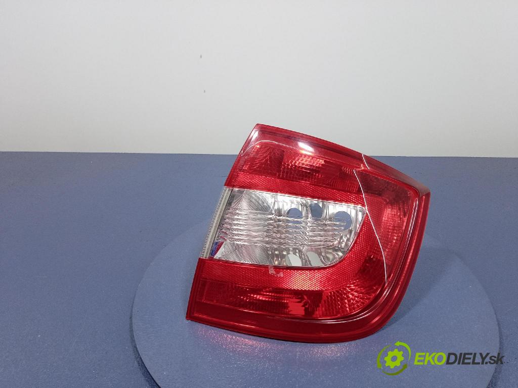 Skoda Rapid 0 světlo Zad: Práva: Mimo: 5JH945096