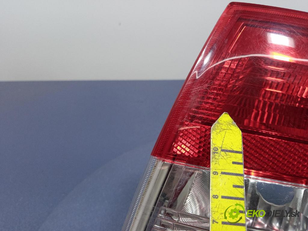Skoda Rapid 0 světlo Zad: Práva: Mimo: 5JH945096