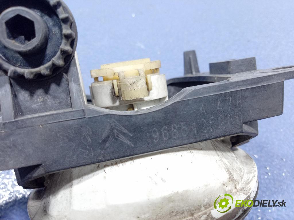 Citroen Ds3 2012 Halogen v pravo: 9685425280