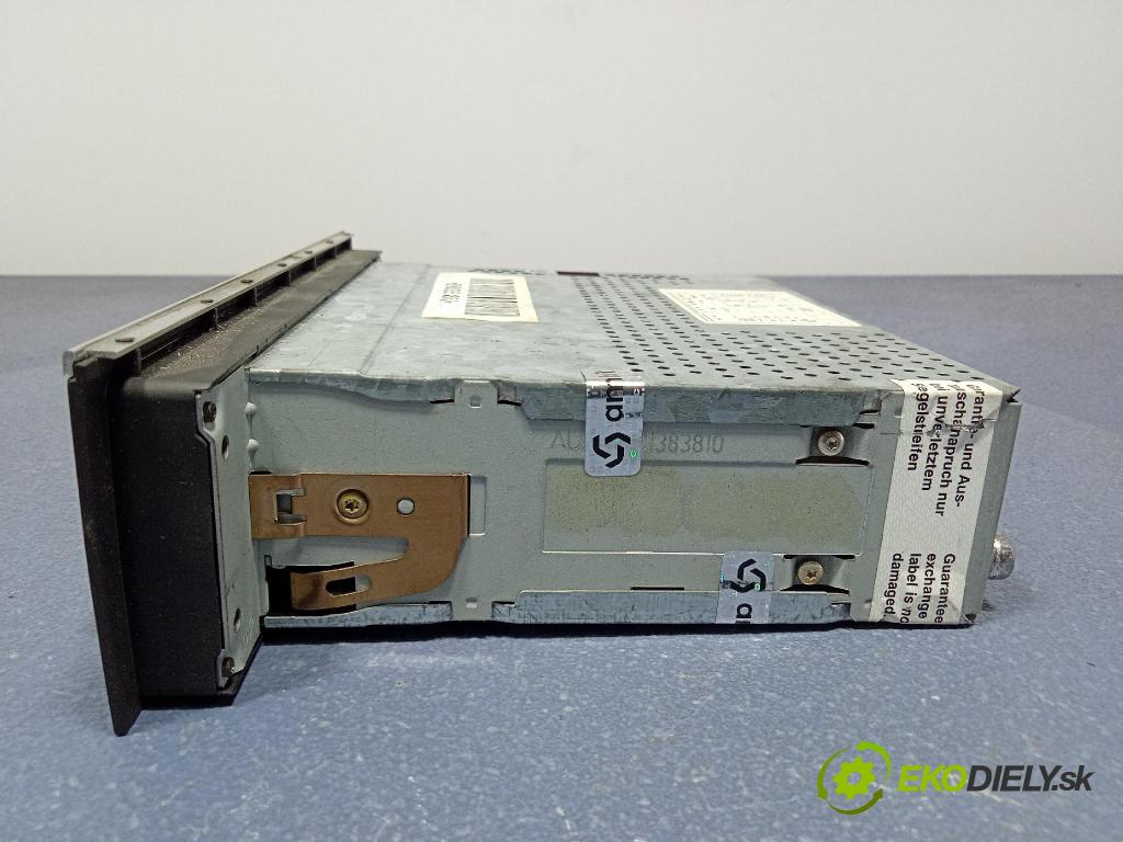 Audi A4 2003 Radio I Navigácia: 8E0035186J
