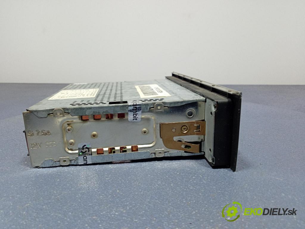 Audi A4 2003 Radio I Navigácia: 8E0035186J