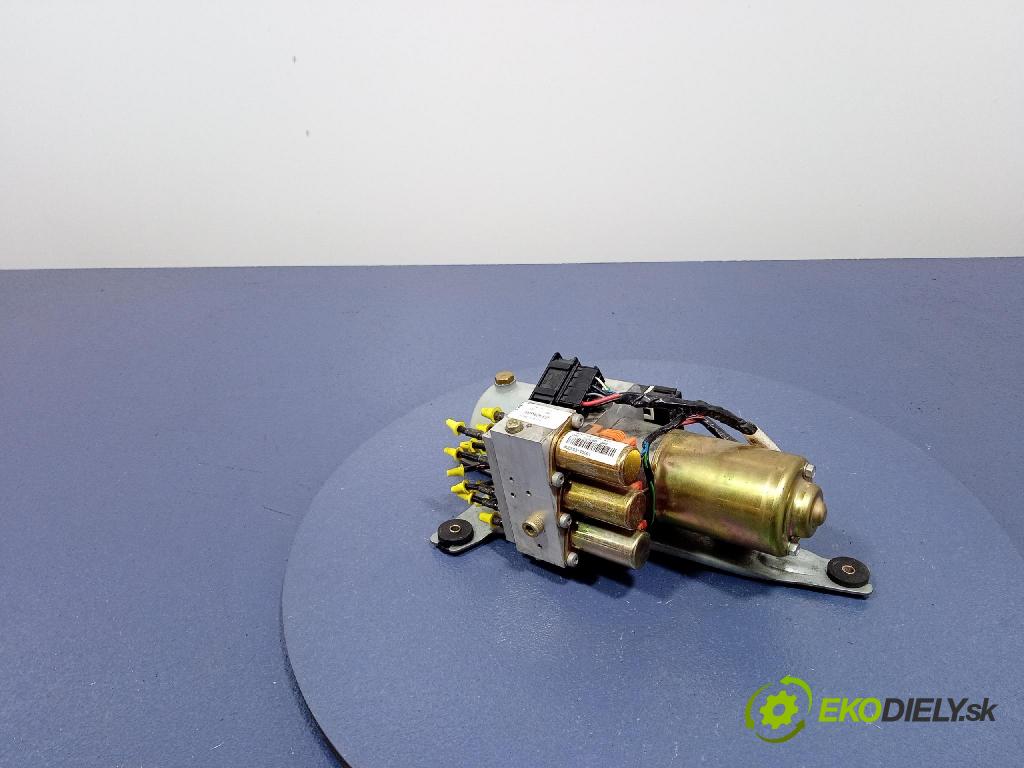 Audi A4 2003 čerpadlo Hydraulické 8H0871611