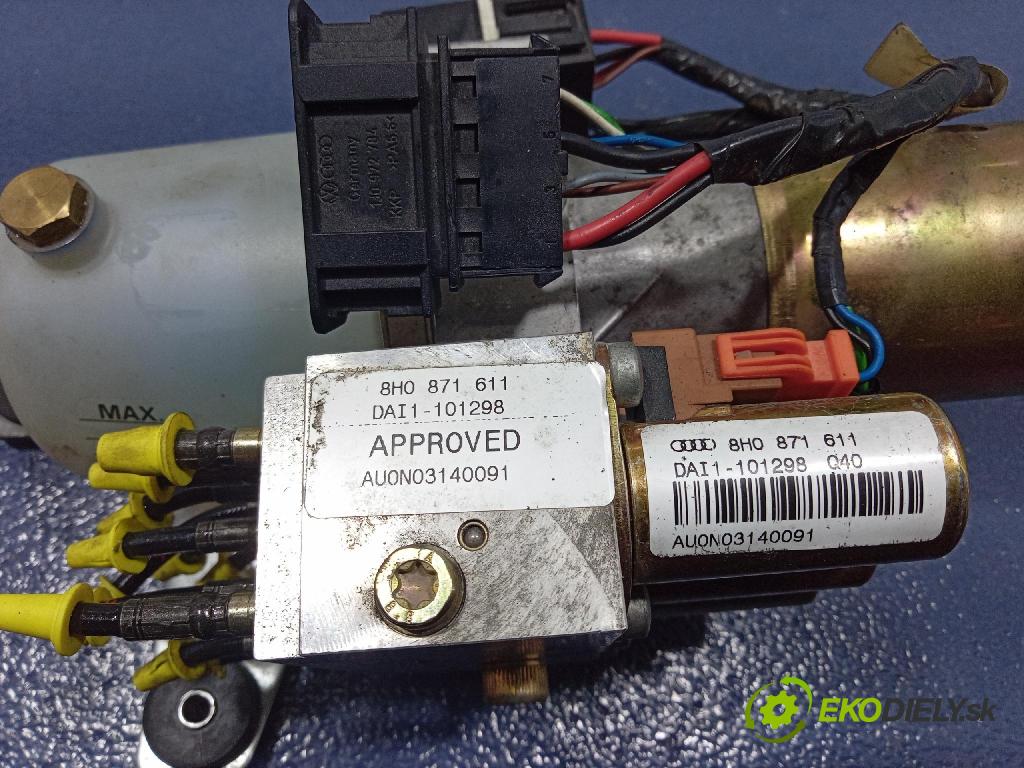 Audi A4 2003 čerpadlo Hydraulické 8H0871611