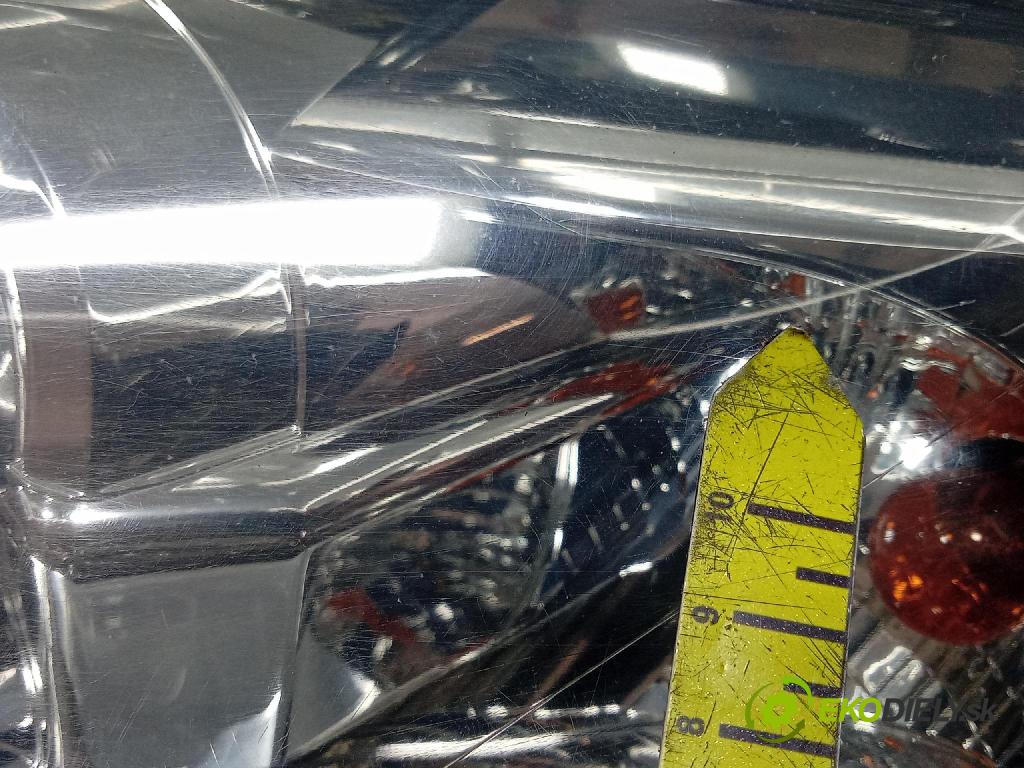 Mazda 5 2007 světlo Levý: C235-51040