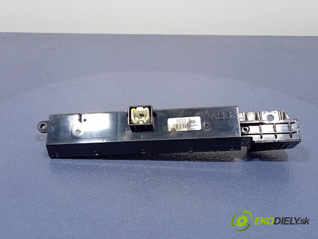Mazda 5 2007 displej Radio / GPS CC33B