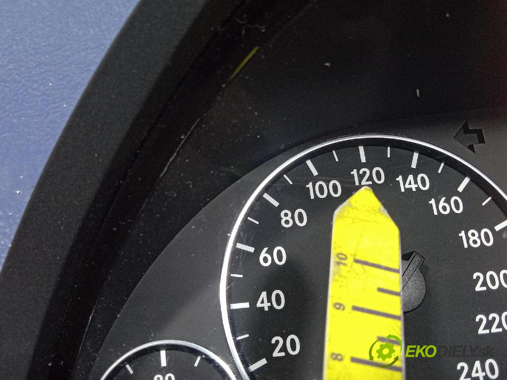 Mercedes A 200 2005 prístrojovka/ budíky 1031098100