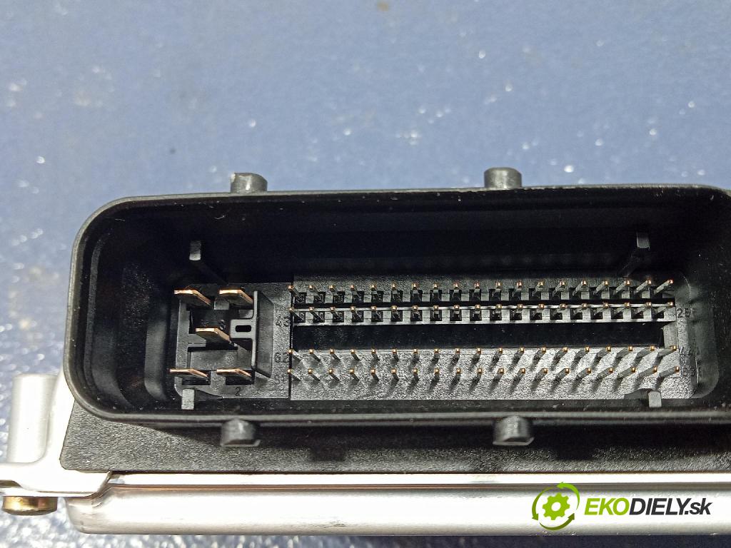 Audi A4 2003 riadiaca jednotka Motor: 8E0909518AA