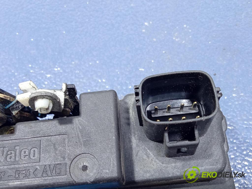 Volvo S80 2000 zámek dveře před Levý: 8650544
