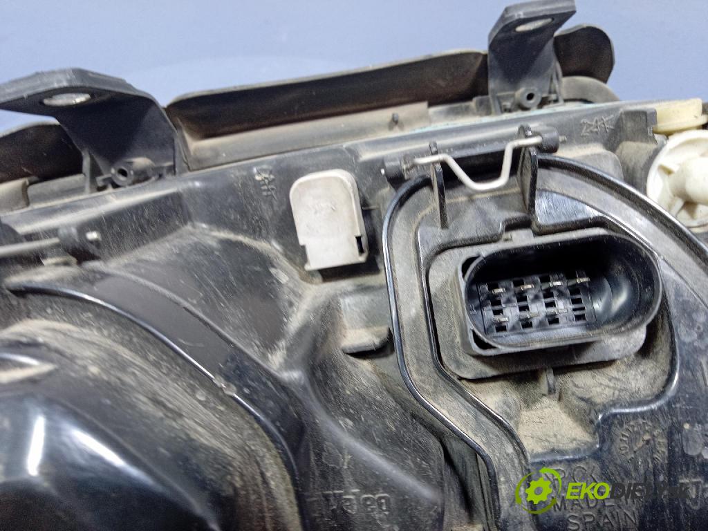 Audi A4 2000 světlo Levý: 8D0941003AK