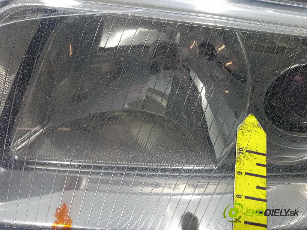 Audi A4 2000 světlo Levý: 8D0941003AK