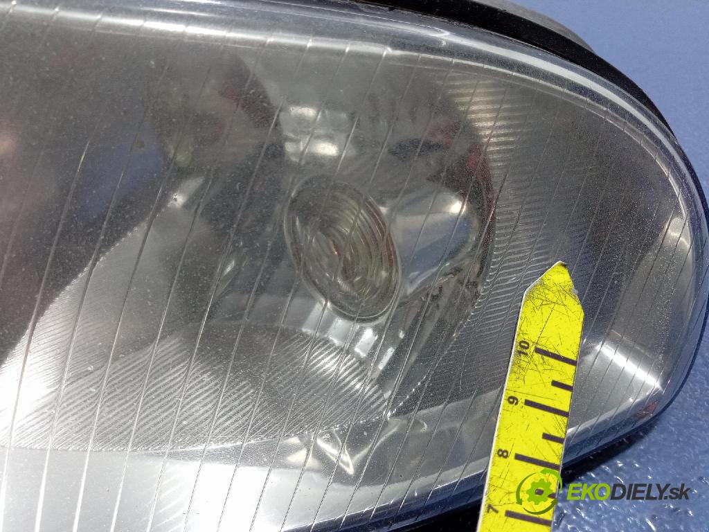 Audi A4 2000 světlo Levý: 8D0941003AK