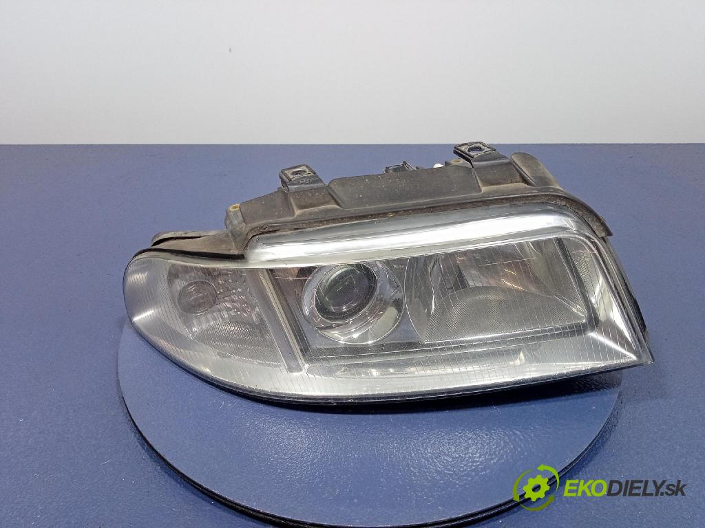 Audi A4 2000 světlo v pravo: 8D0941004AK