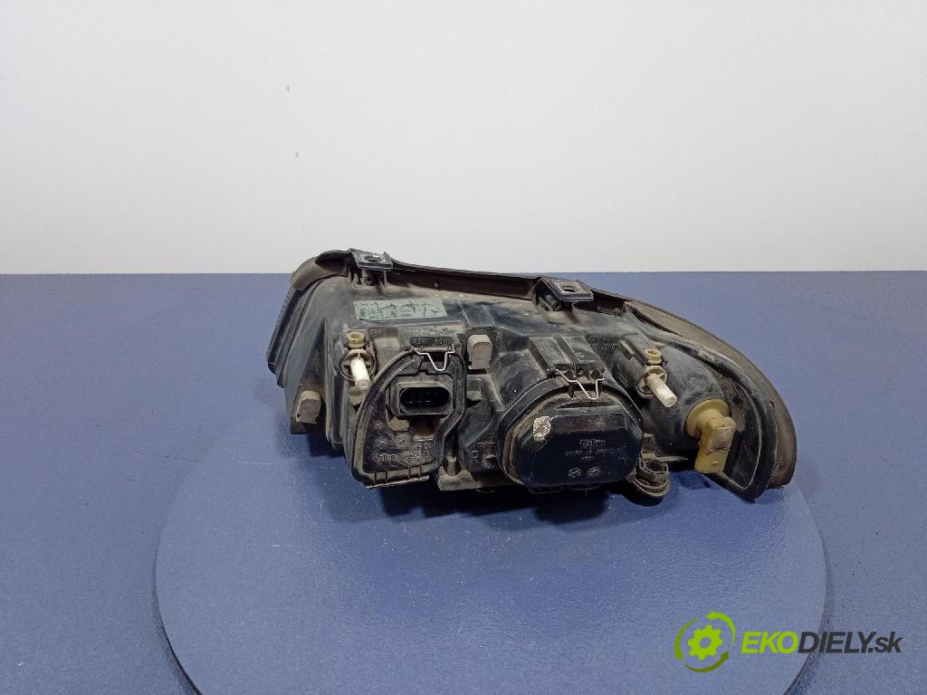 Audi A4 2000 světlo v pravo: 8D0941004AK