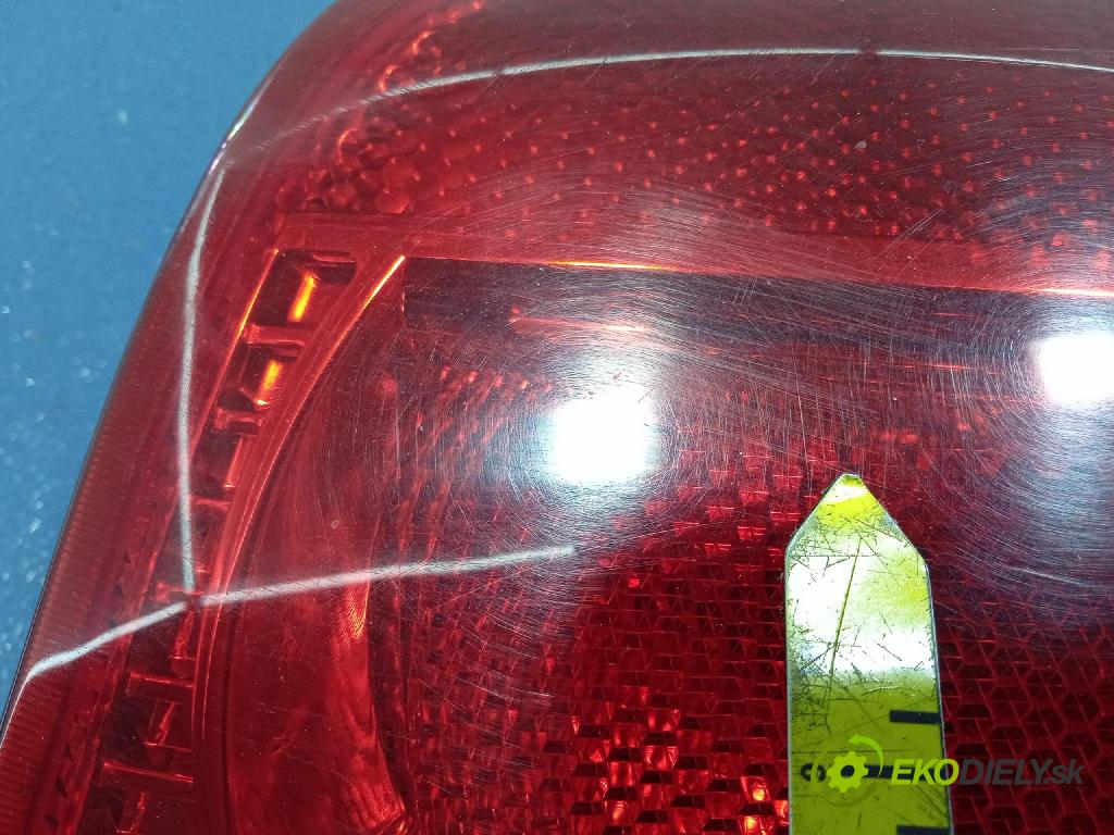 Audi A3 1.9 tdi 2004 světlo Zad: Práva: Mimo: 8P0945096