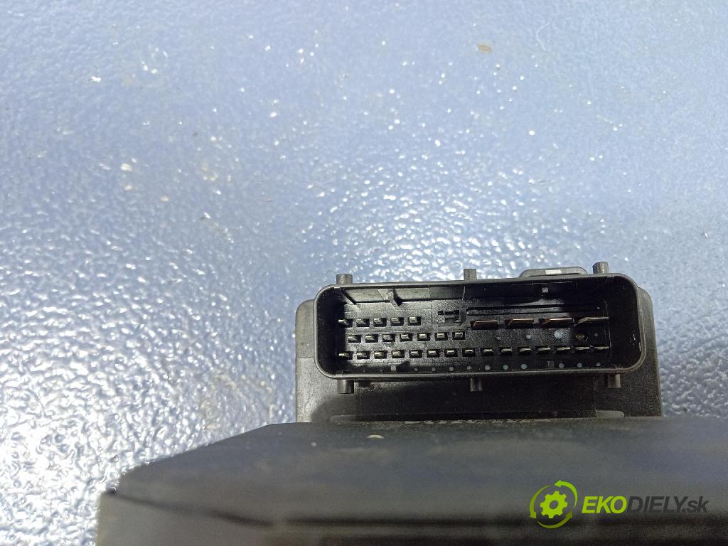 Vw Passat 2001 čerpadlo ABS x 3B0614111