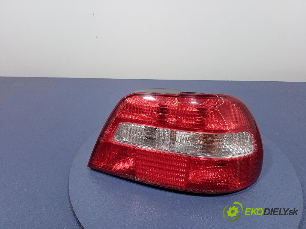 Volvo S40 2003 světlo Zad: Práva: Mimo: 30621884