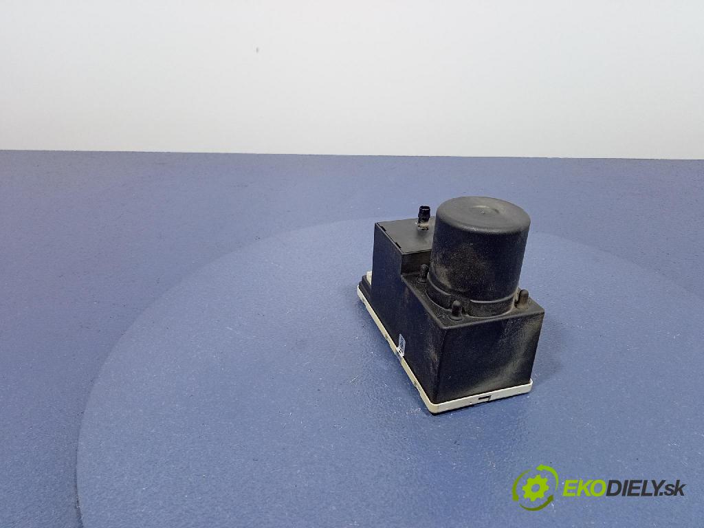 Audi A4 1997 pompa Centrálny: Zámok: 8L0862257D