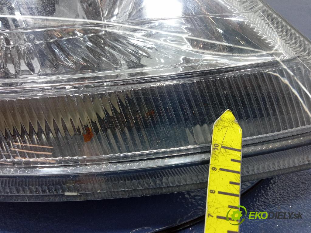 Citroen C3 2002 světlo v pravo: 552-1117R