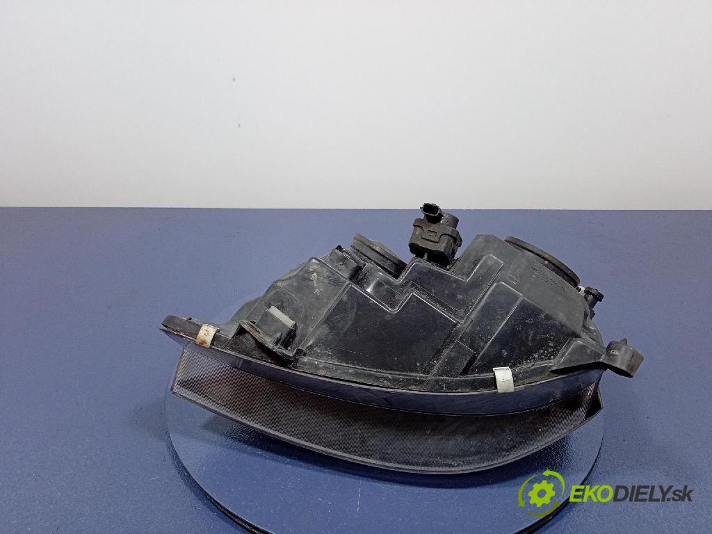 Renault Thalia 2005 Reflektor: v pravo: 551-1138R