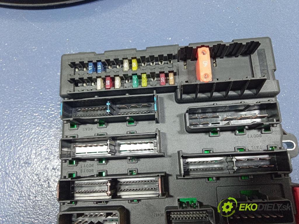 Opel Vectra 2005 skrinka Poistky: 13189926