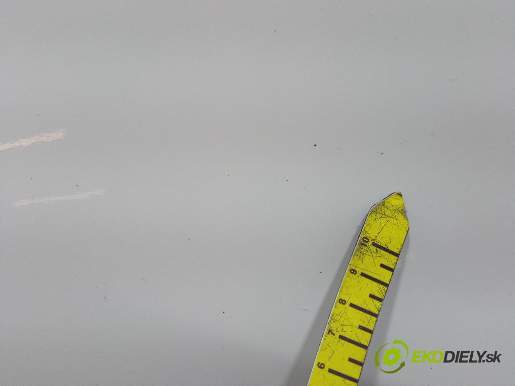 Kia Picanto 2022 dveře Zad: prave