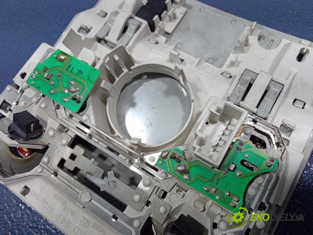 Vw Passat 2007 Lampy Uvnitř 1K0947133D