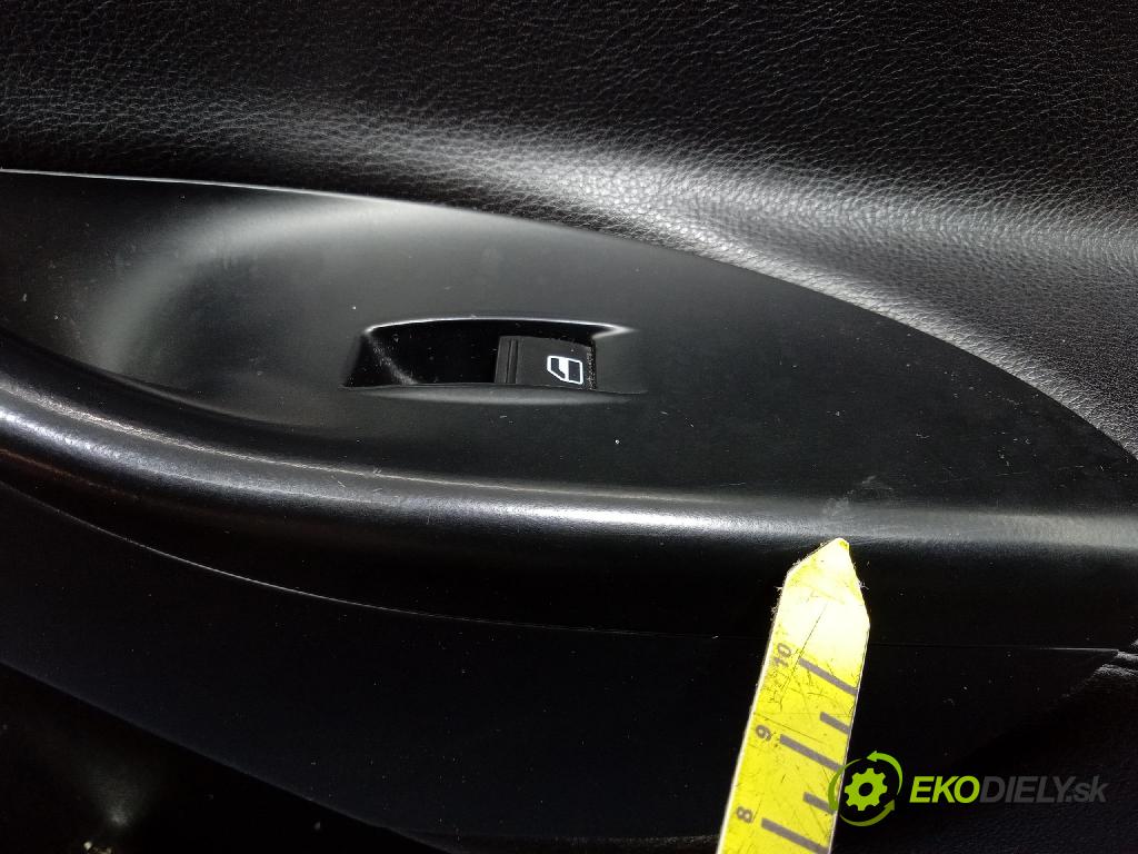 Vw Passat 2007 Tapacír: dveře před Práva: 3C1867012