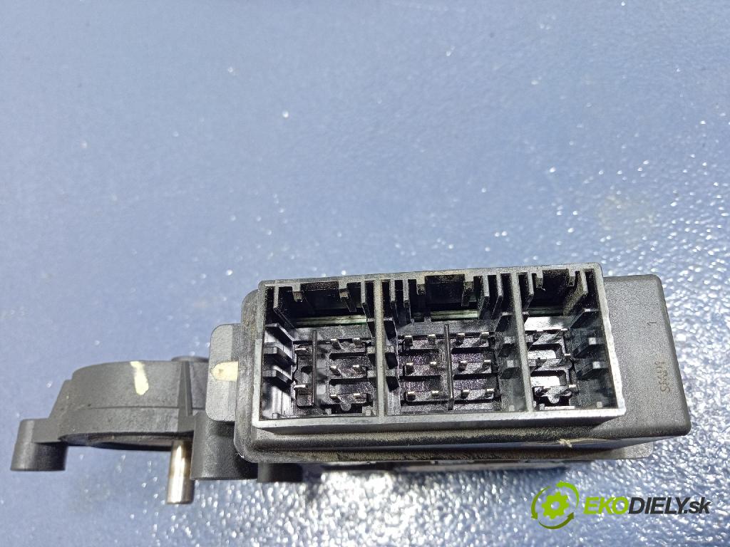 Vw Polo 2002 mechanizmus okna Okná: Predné v pravo: 6Q2959801A