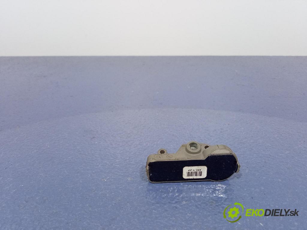 Fiat 500e 2015 snímač Tlak Pneumatiky: 68241067AA