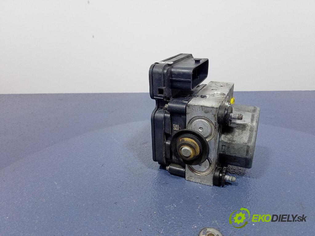 Fiat 500e 2015 čerpadlo ABS x P68213389AA