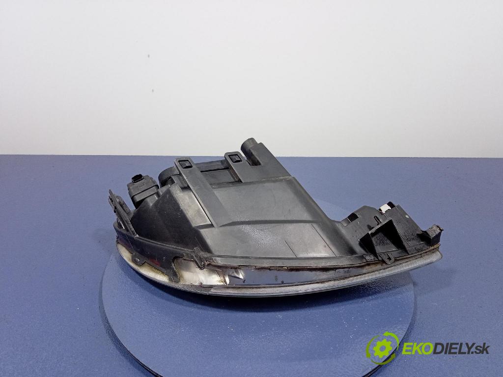 Peugeot 206 2005 světlo Levý: 89002771