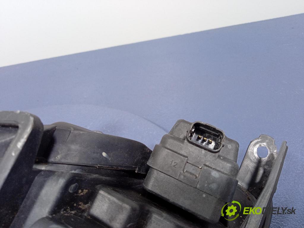 Peugeot 206 2005 světlo v pravo: 9628666780