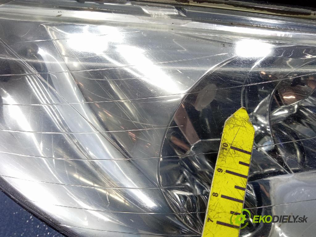 Peugeot 206 2005 světlo v pravo: 9628666780
