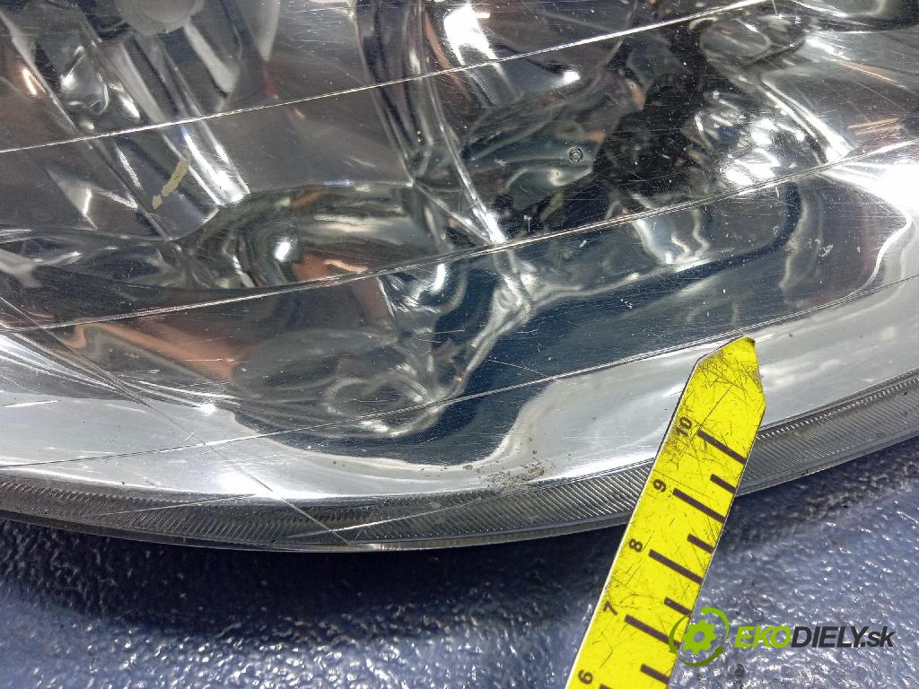 Peugeot 206 2005 světlo v pravo: 9628666780