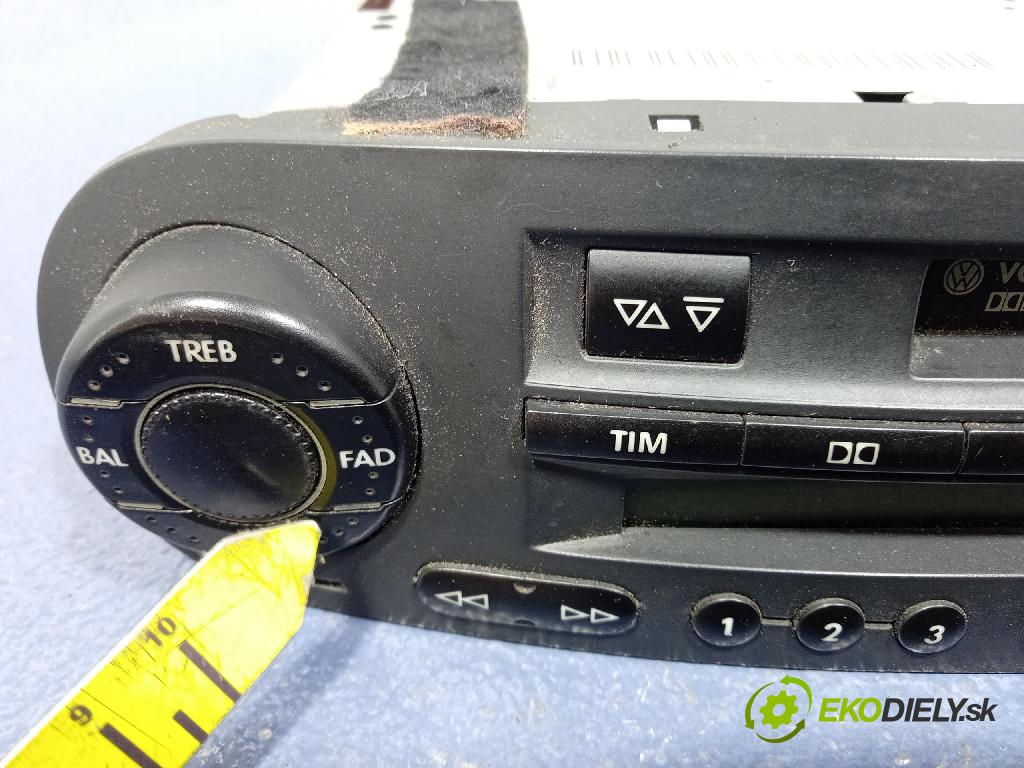 Vw New beetle 1998 Radio I Navigácia: 1C0035186