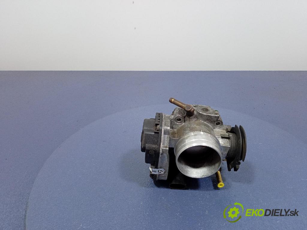 Vw New beetle 1998 škrticí klapka 06A133066E