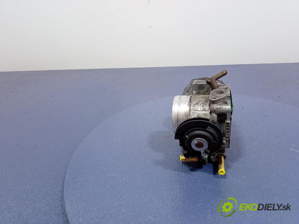 Vw New beetle 1998 škrticí klapka 06A133066E